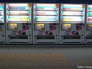 驚くべき日本の自動販売機 多い、何でも売ってる、ハイテク…海外でも強い関心 - NewSphere